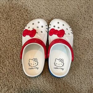 Kid hello kitty classic crocs